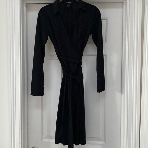 Express Black black dress. Size 1-2 - Picture 2 of 4